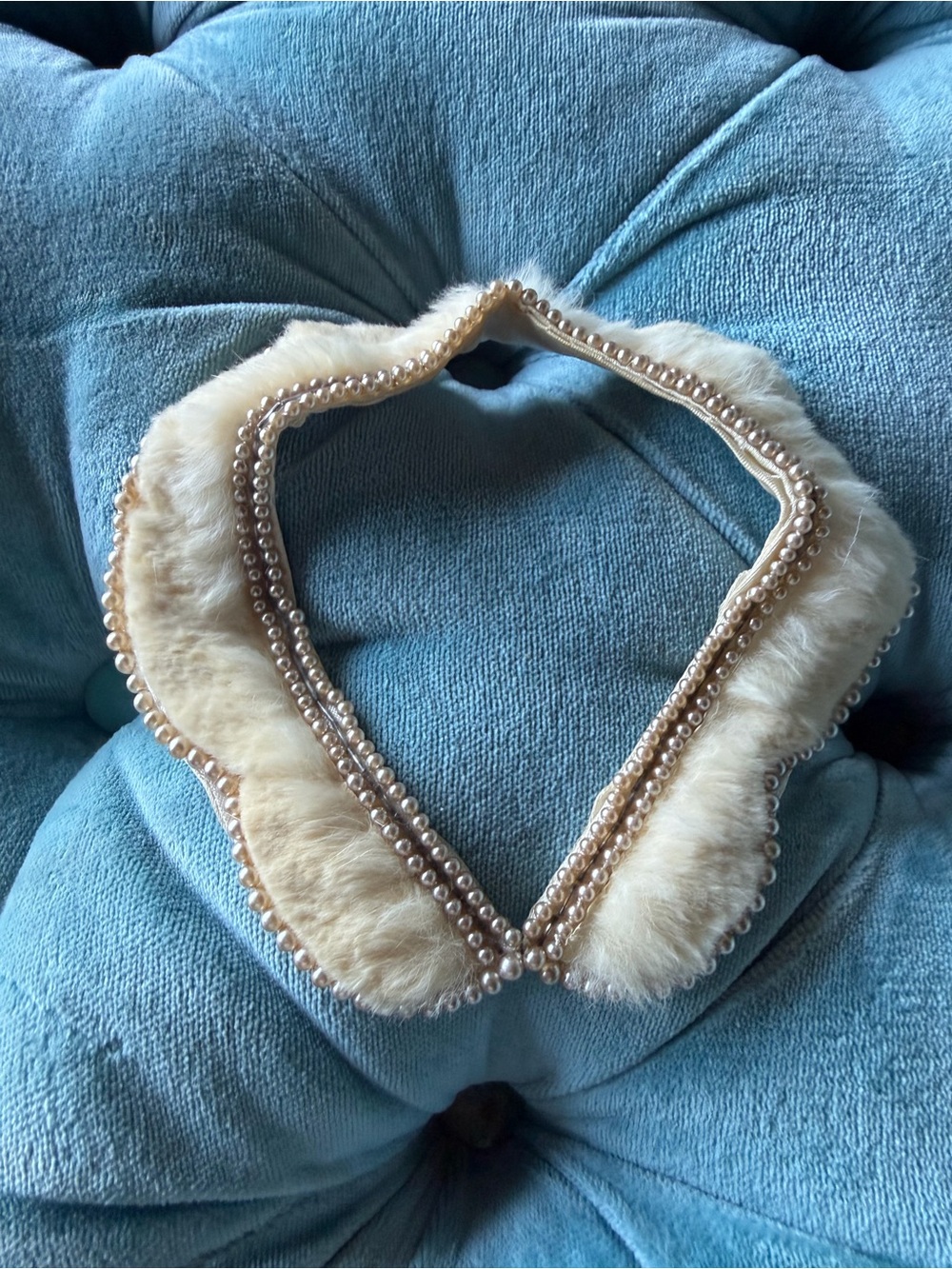 Antique Faux Fur Pearl-Trim Detachable Collar in Cream